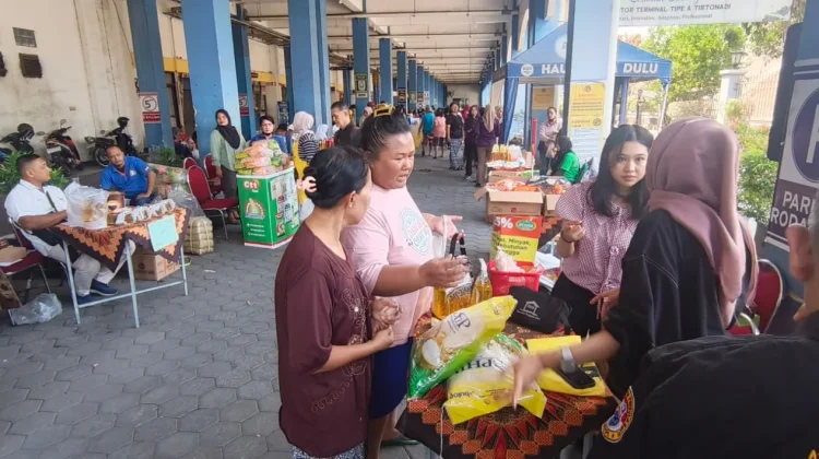 GPM di Terminal Tirtonadi, 5 Ton Beras dan 720 Botol MinyaKita Ludes