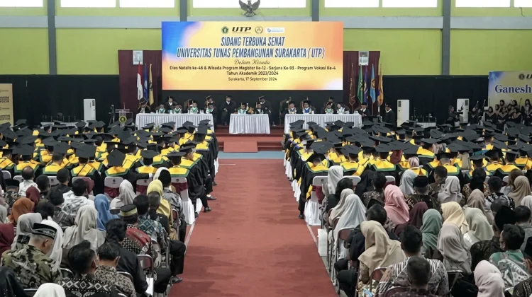 UTP Surakarta Kukuhkan 398 Wisudawan, Lulusan Siap Serap Dunia Kerja