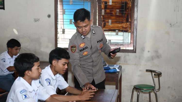 Ratusan Pelajar SMK Satya Karya Karanganyar Dibekali Literasi Pemanfaatan AI