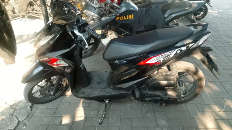Tim URC Macan Lawu Bekuk Pencuri Motor di Toko Modern Jaten