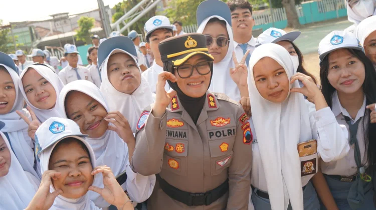 Hadiri Upacara HKN SMAN 1 Sragen, Kapolres Bagikan Penghargaan-Kuis Berhadiah Helm