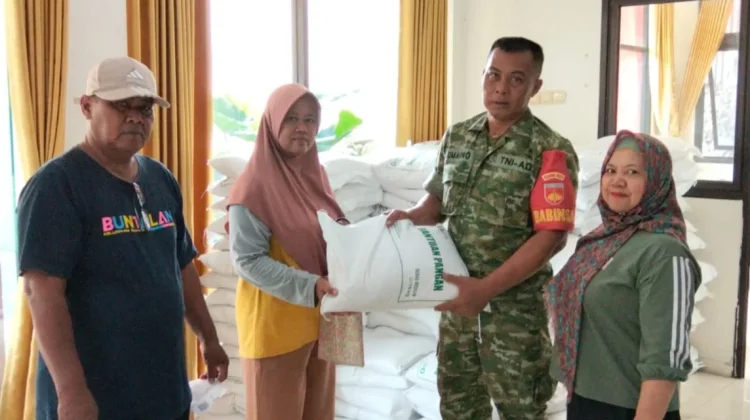 Ratusan KPM di Kelurahan Buntalan Terima Bantuan Pangan Beras Bulog