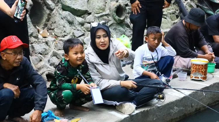 Peringati Haornas, Pemkot Solo Gelar Lomba Mancing di Sungai Toklo