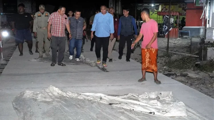 Tinjau Proyek Jalan Galeh–Ngrampal dan Slendro–Siget, Bupati Pastikan Kualitas