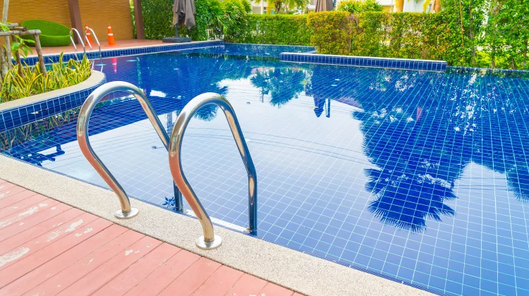 Mata Perih setelah Berenang, Apakah karena Kaporit Tinggi?