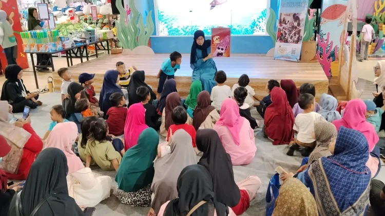 Membaca Buku Selamatkan Bumi? Begini Aksi Relawan Literasi Sukoharjo