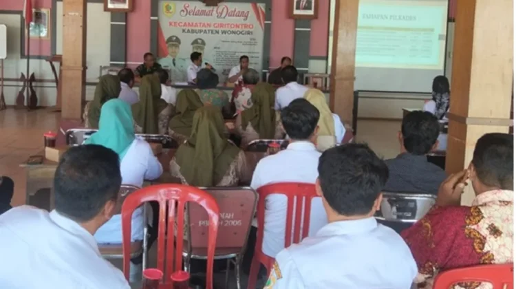 Camat Giritontro Tekankan Sinergi Jaga Pilkades Damai
