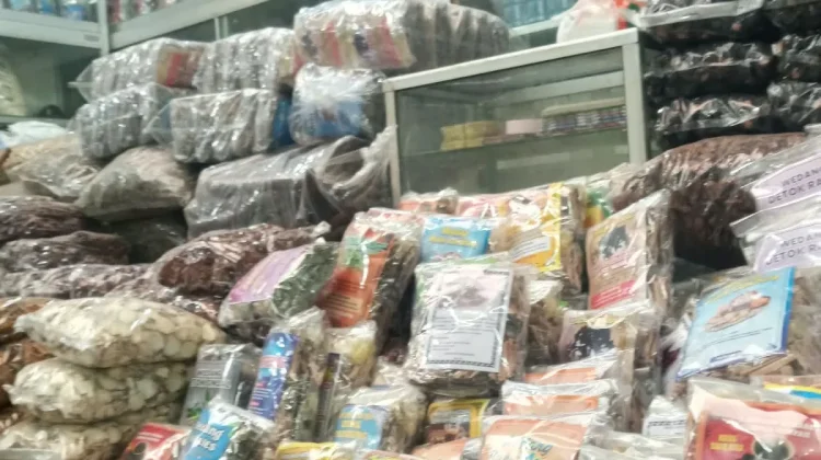 Menjaga Warisan Leluhur: Racikan Jamu Tradisional Pasar Gede Solo