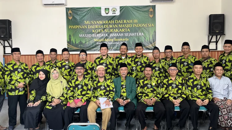 KH Muhtarom Kembali Pimpin DMI Surakarta Secara Aklamasi