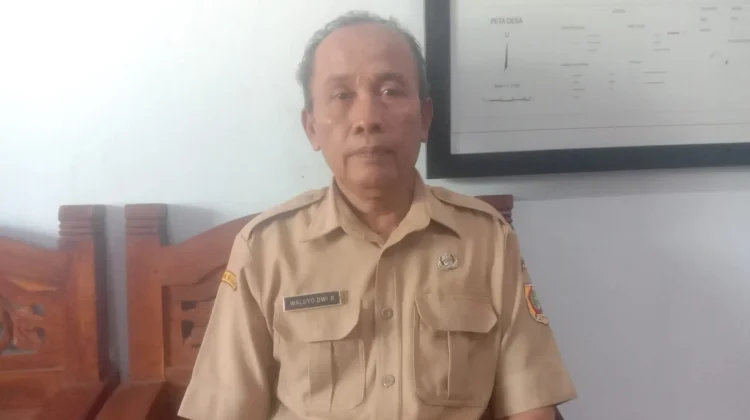 Waduk Krisak Surut, Padang Rumput Jadi Destinasi Dadakan