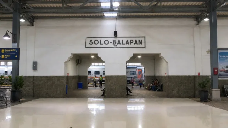 Menelusuri Jejak Sejarah Stasiun Solo Balapan di Kota Surakarta
