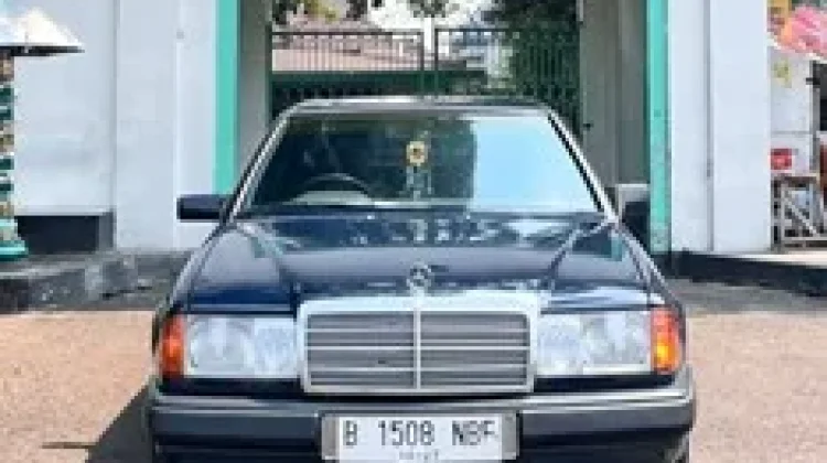 Mercedes-Benz W124 Boxer, Sedan Klasik Jadi Koleksi