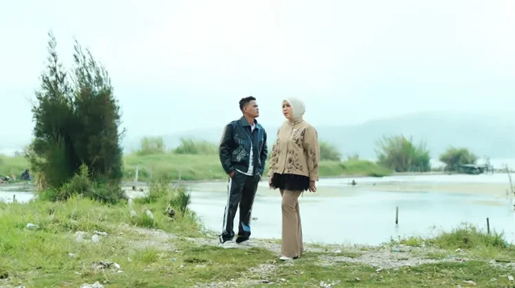 Lirik Lagu Batin Nan Taluko (Panduan Duet Karaoke)