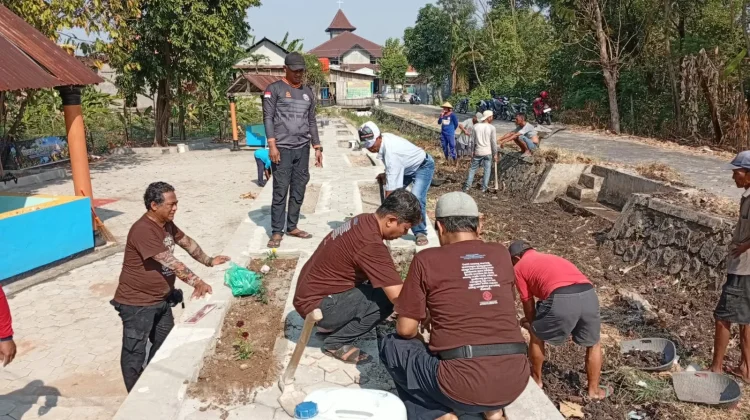 Rawat Situs Bersejarah, Yayasan Pastika-Warga Singopadu Sragen Bersihkan Punden