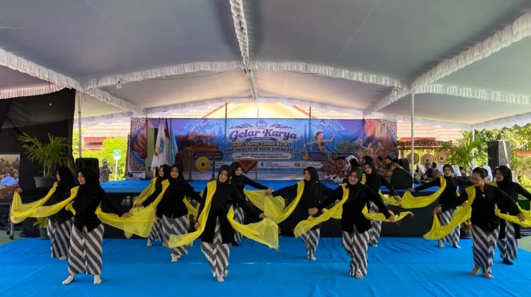 HUT Ke-47 SMPN 18 Surakarta, Luncurkan Program Baru Delaska Ngrembaka
