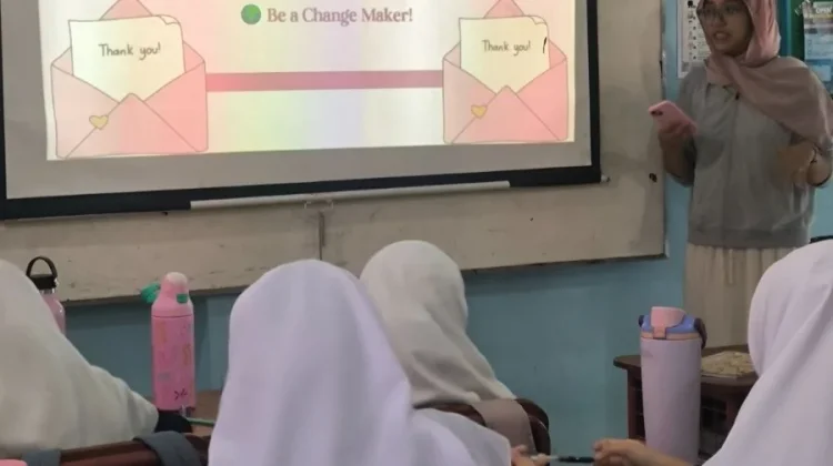 SMPI Al Abidin Surakarta Perkuat Global Learning Bersama AIESEC UNS