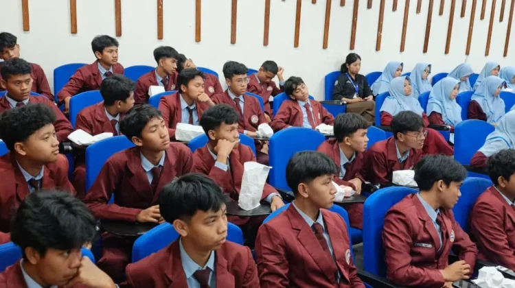 Jelajahi Kampus UGM, Siswa SMA ABBS Sukoharjo Intip Peluang Kuliah di ...