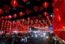 Sambut Imlek, Ribuan Lampion Hiasi Langit Pasar Gede Solo