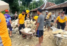 Polri-Masyarakat Gotong Royong Bangun Fondasi Jembatan Presisi Merah P