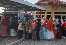 Warga Gondangrejo Serbu Gerakan Pangan Murah, Beras dan Minyak Ludes Jadi Incaran