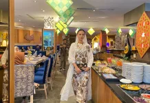 In Blossom Modesty: Sentuhan Bunga dan Sogan Batik Solo untuk Ramadan