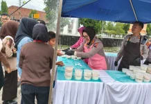 Seribu Cup "Es Teler Presisi", Polres Sragen Berbagi di Bulan Suci Ramadan