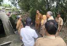 Bupati Klaten Tinjau Jembatan Ambrol Di Desa Gumul