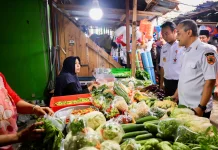 Gubernur Jateng Pantau Bapokting di Pasar Sragen, Harga Cenderung Naik