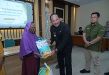 Bupati Karanganyar Salurkan Bantuan ATENSI Bagi 44 Kelompok Rentan