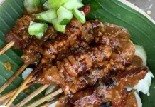 Rekomendasi Tujuh Warung Sate Kere Terkenal di Kota Solo