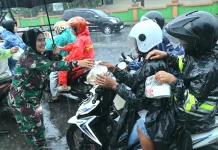 Ramadan Penuh Berkah, Wara, ASN, dan PIA Ardhya Garini Wingdik 400 Bagikan Nasi Box