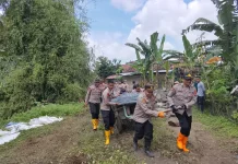 Sinergi Polri-BPBD Perbaiki Tanggul Jebol Sungai Dengkeng