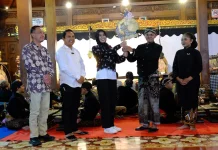 Hadiri Pagelaran Wayang Kulit, Astrid Widayani Apresiasi Dalang Muda