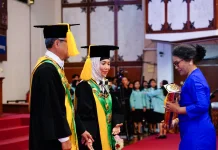 UNS Anugerahi Prof. Emil Salim Penghargaan Lingkungan Tertinggi