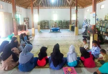 Rumah Baca Kaliyoso dan Rumah Zakat Solo Berbagi untuk Anak Yatim