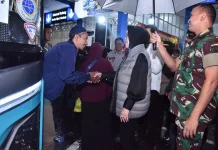 Bupat Sukoharjo Sambut Warganya yang Pulang dalam  Program Mudik Gratis