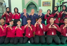 TBM Gyrus UMS Gandeng Rumah Zakat, Gelar Pengobatan Gratis Bagi Warga Solo