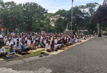 Ribuan Jemaah Padati Salat Idulfitri di Balai Kota Surakarta