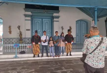 Libur Lebaran ,Ribuan Wisatawan Kunjungi Keraton Kasunanan Surakarta