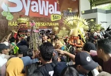 Grebeg Syawal Bukit Sidoguro Klaten, Ribuan Orang Berdesakan Berebut Kupat