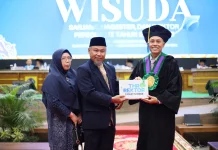 Keluarga Non-Muslim Akui UMS Inklusif, Dapat Tawaran Beasiswa dari Rektor