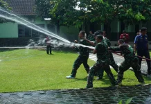 Kodim 0735 Surakarta Gelar Sosialisasi dan Simulasi Pemadaman Kebakaran
