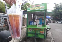 Harga Plastik "Ugal-ugalan" Imbas Konflik Timur Tengah, UMKM Sragen Tercekik