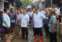 Dampingi Gubernur Luthfi, Bupati Rober Tinjau Lokasi Terdampak Banjir di Ngringo