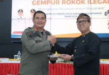 Gempur Rokok Ilegal, Wabup Adhe Eliana Ajak Warga Karanganyar Proaktif