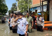 Dandim 0735/Surakarta Bersama Forkopimda Tinjau Kondisi Banjir di Joyotakan