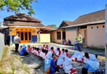 Siswa TK Pembina Slogohimo Antusias Mengenal Perlengkapan Tugas Kepolisian