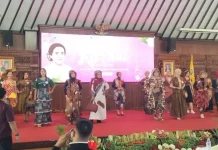 Kreatif, Lomba Fashion Show Hari Kartini di Klaten Manfaatkan Kain Perca Lurik