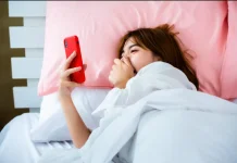 Paparan Blue Light dari Gadget Bisa Ganggu Tidur, Ini Penjelasannya