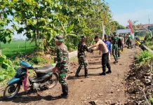 Danramil Pimpin Estafet Batu, Percepat Pengerjaan TMMD di Sragen